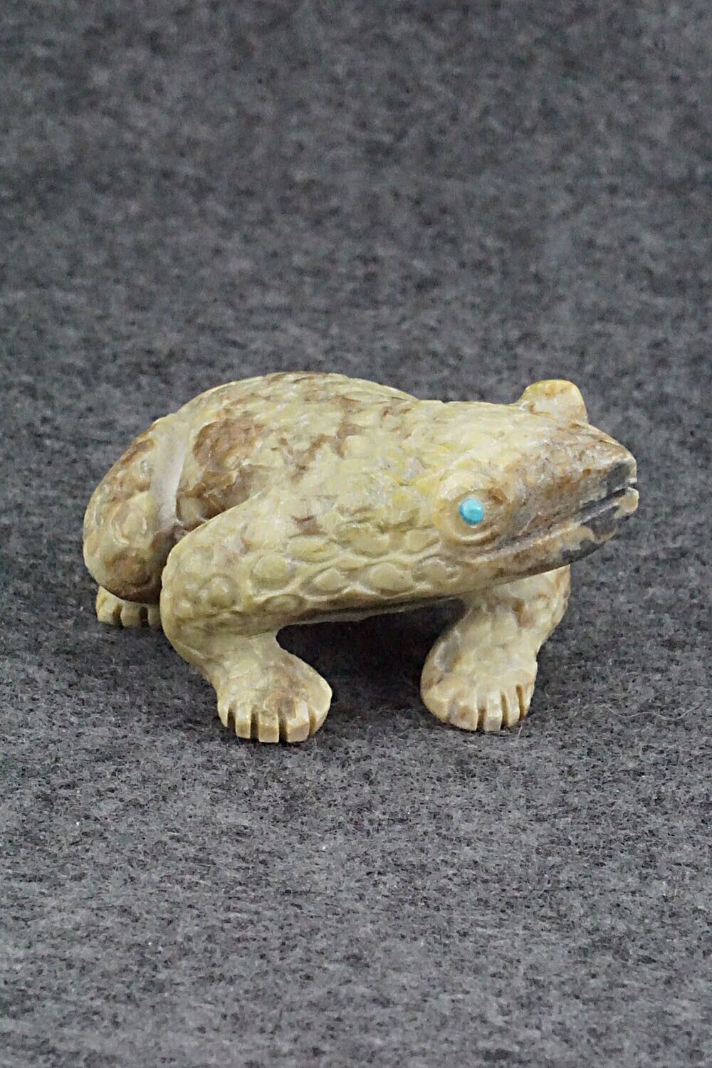 Frog Zuni Fetish Carving - Karen Zunie