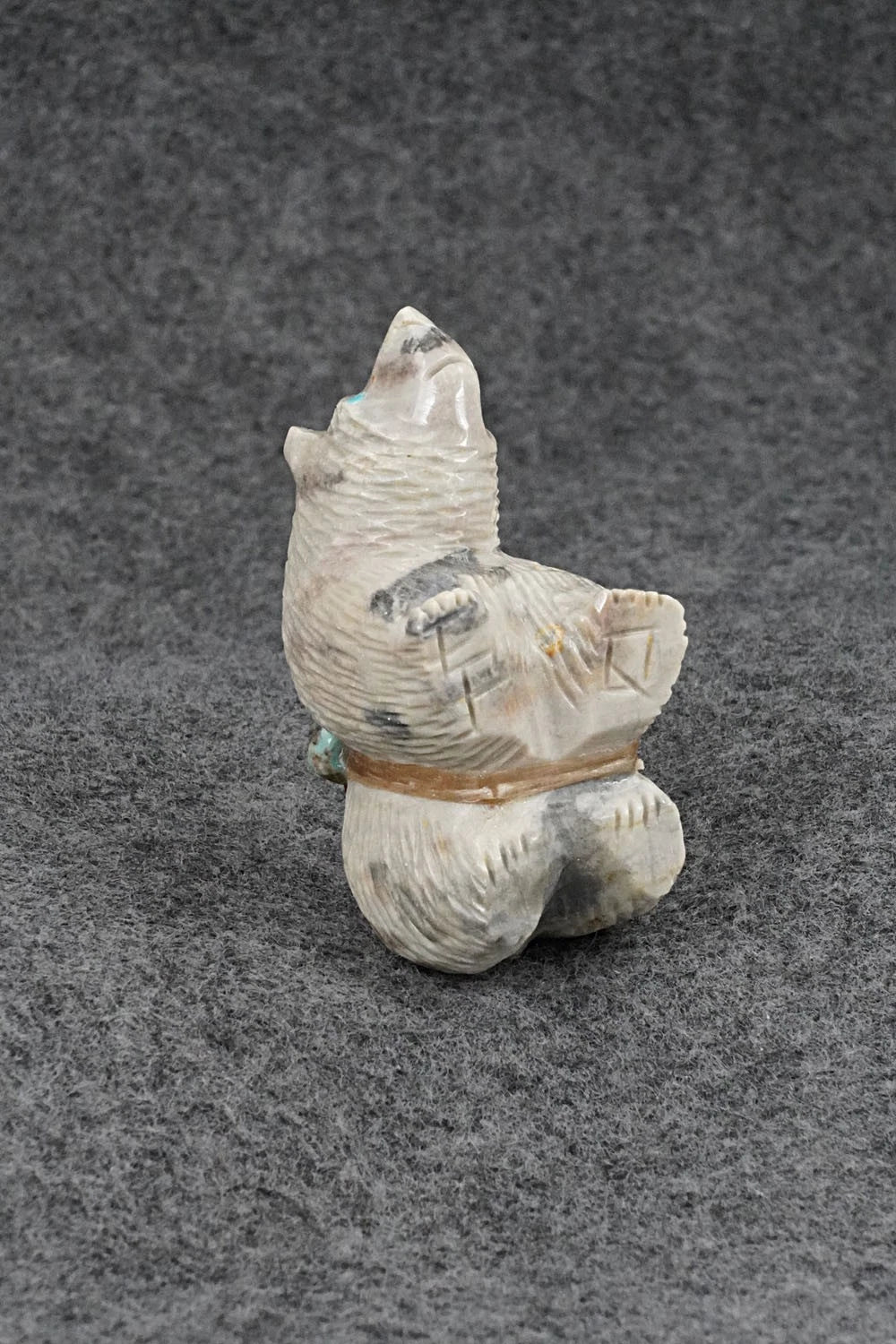 Bear Zuni Fetish Carving - Farlan & Paulette Quam