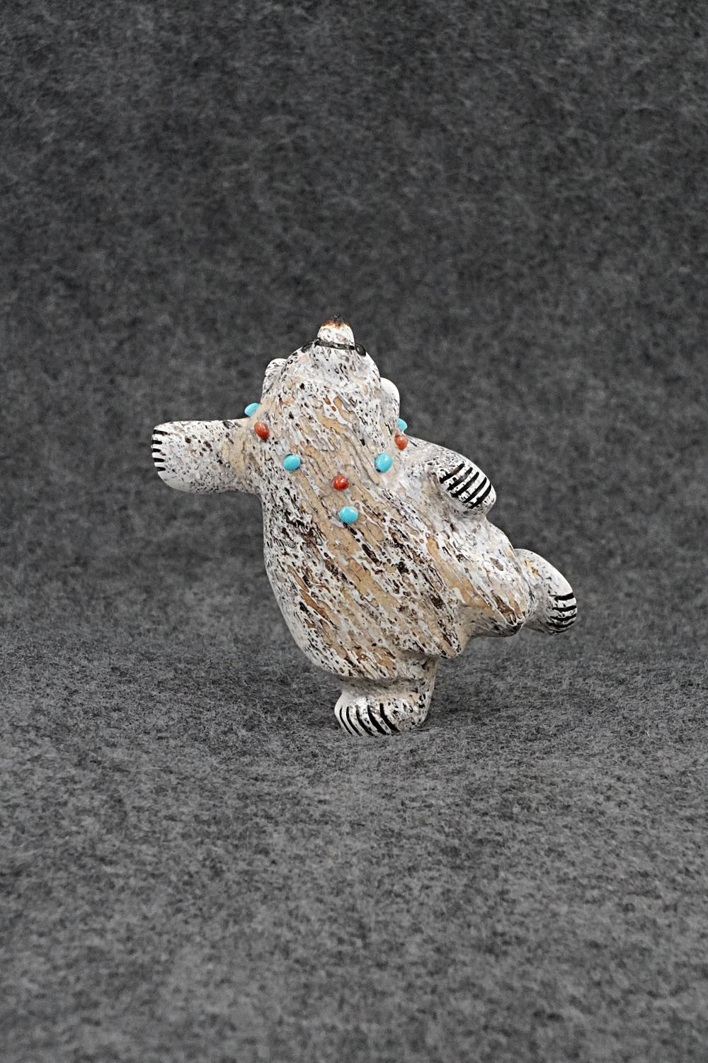 Bear Zuni Fetish Carving - Claudia Peina