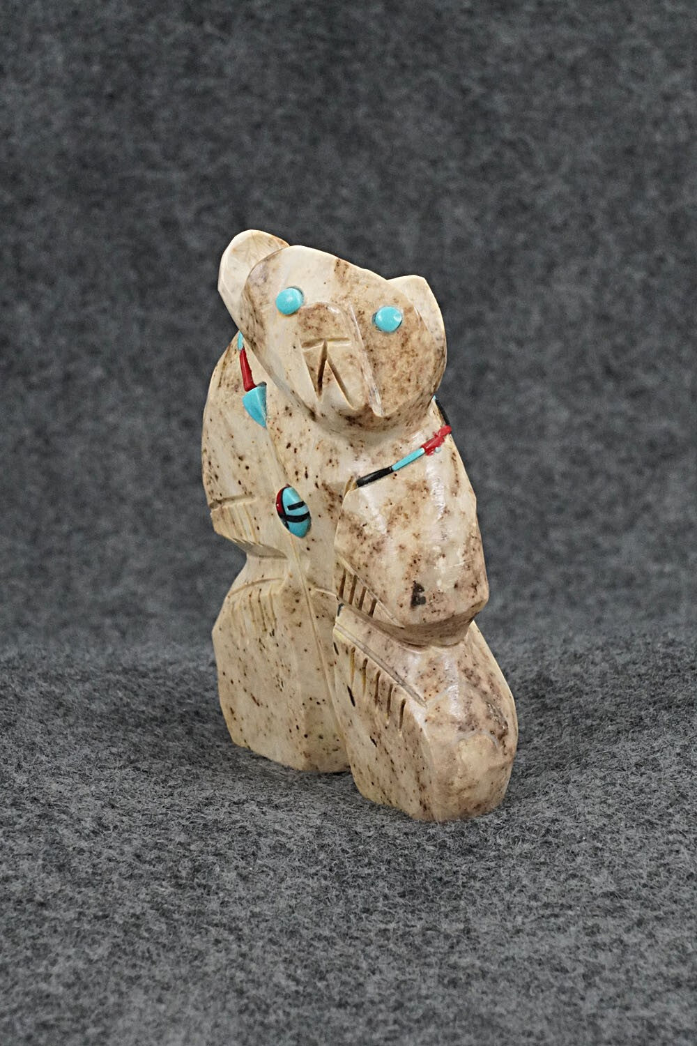 Bear Zuni Fetish Carving - Danette Laate