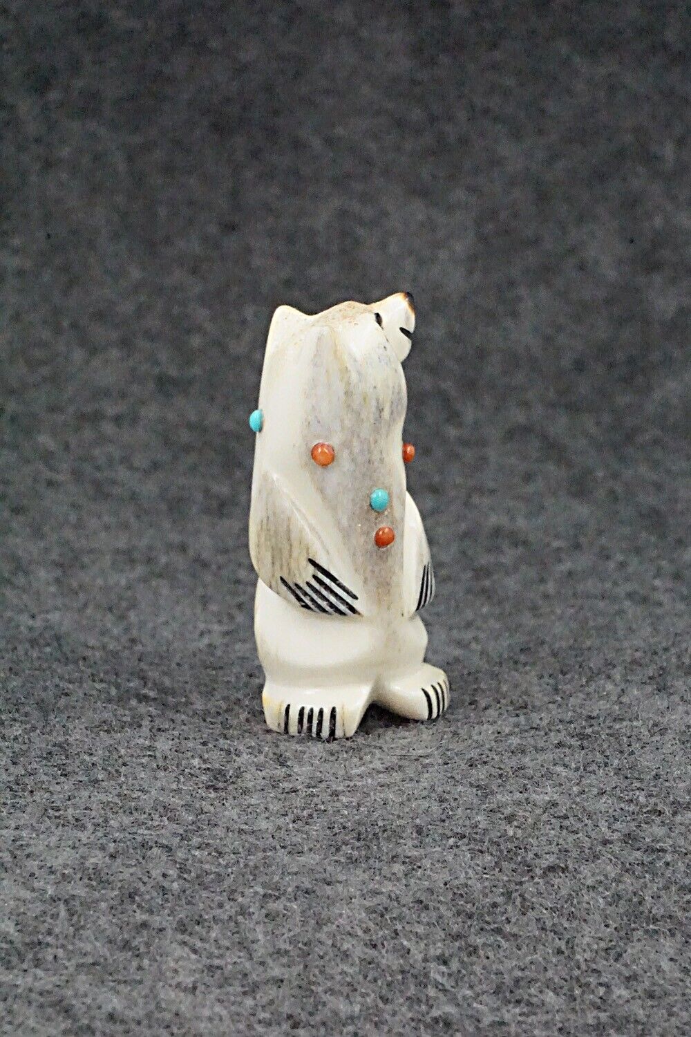 Bear Zuni Fetish Carving - Claudia Peina
