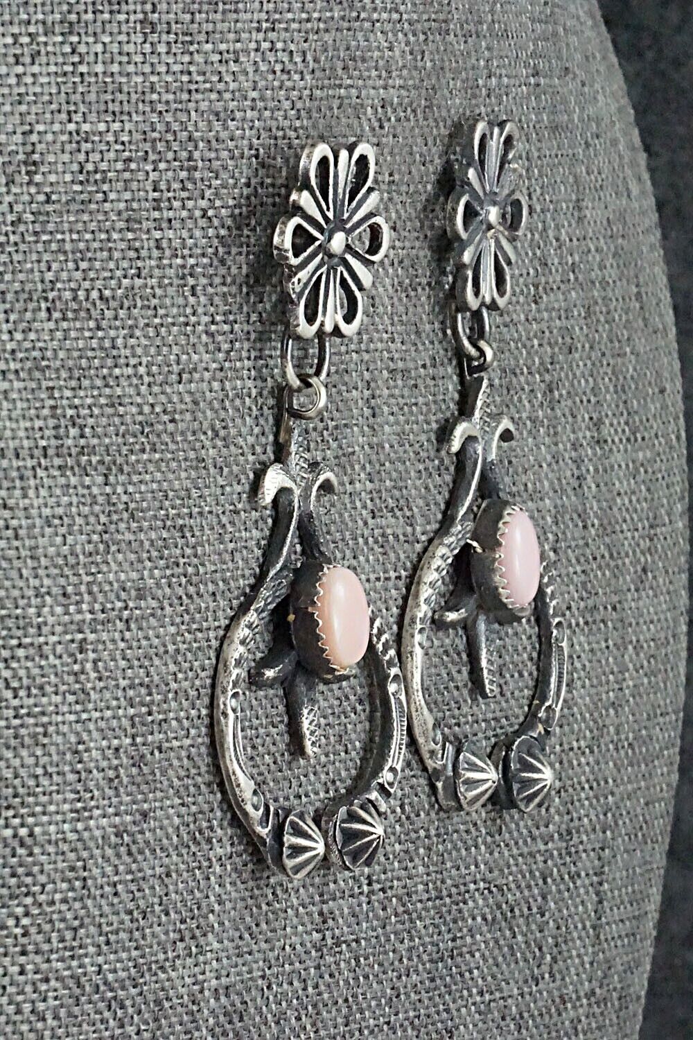 Pink Conch Shell & Sterling Silver Earrings - Eva & Linberg Billah