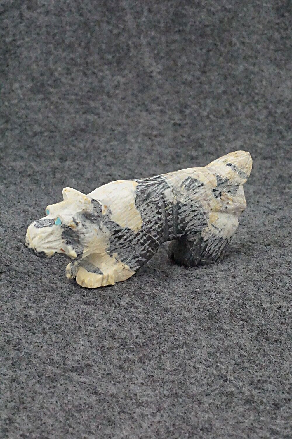Bobcat Zuni Fetish Carving - Tony Mackel