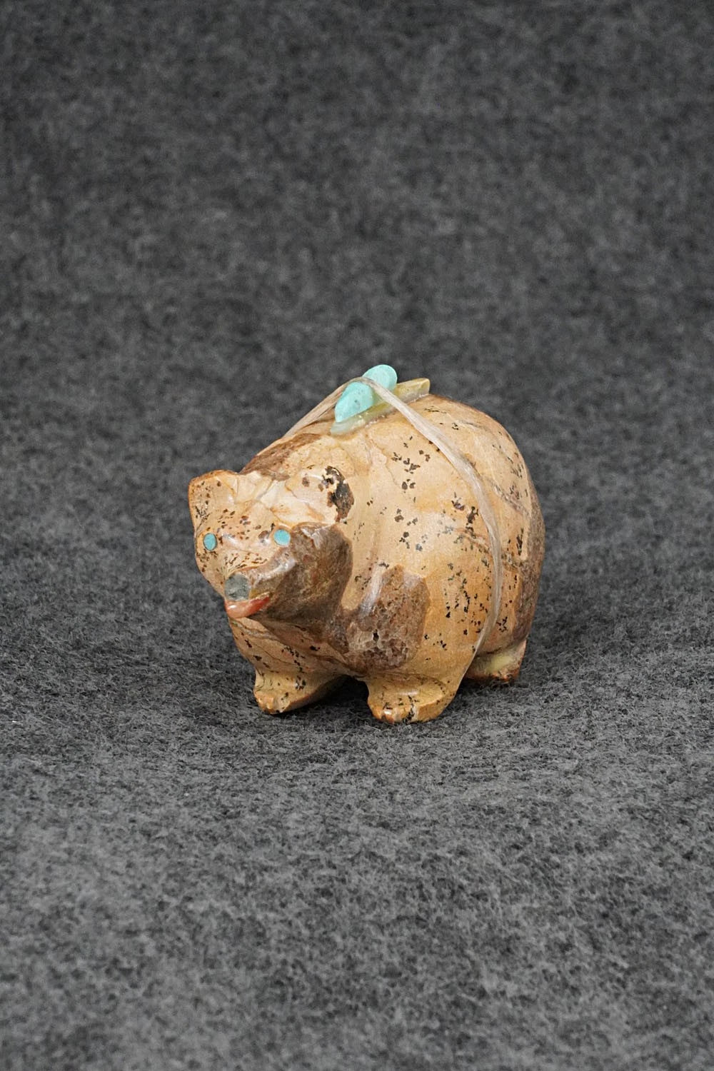 Bear Zuni Fetish Carving - Freddie Leekya