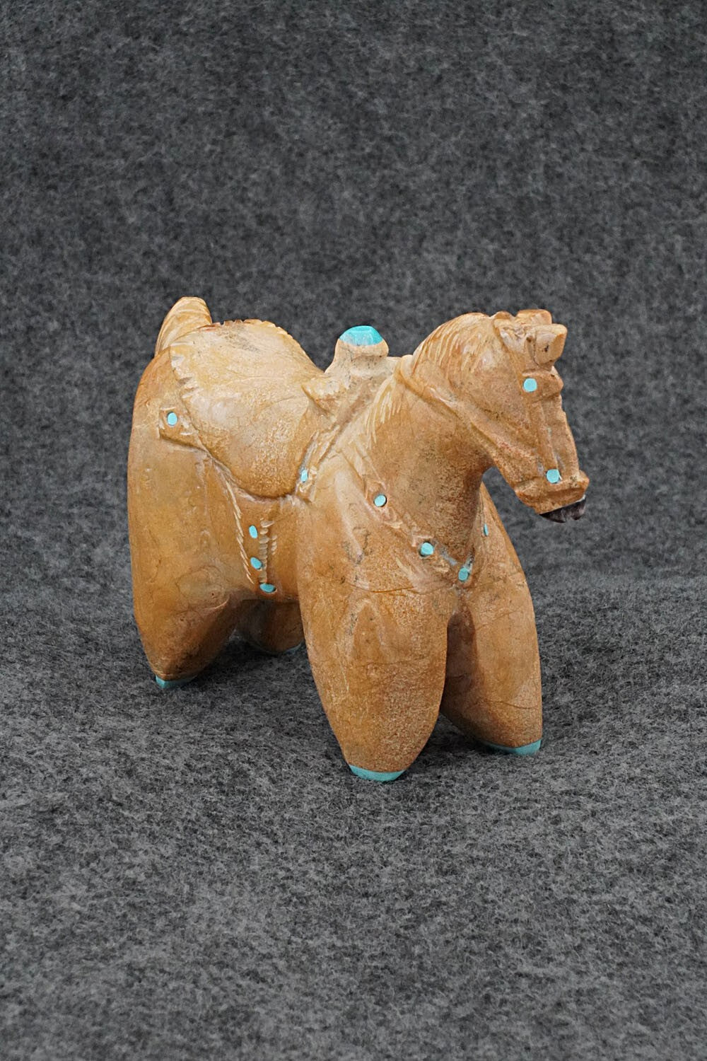 Horse Zuni Fetish Carving - Freddie Leekya