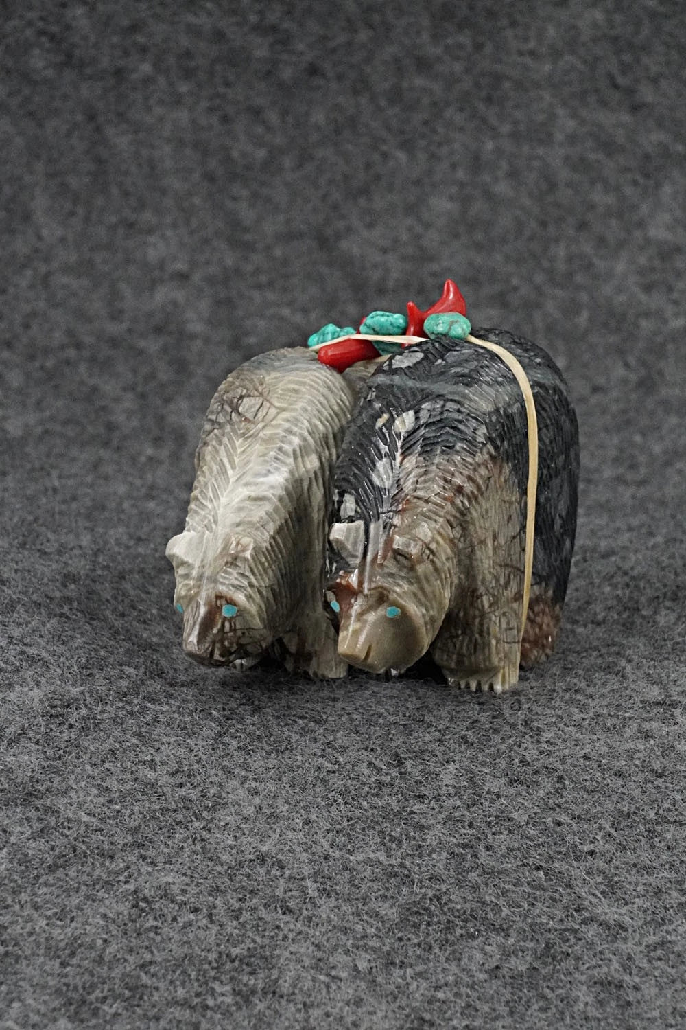 Bear Zuni Fetish Carving - Farlan & Paulette Quam