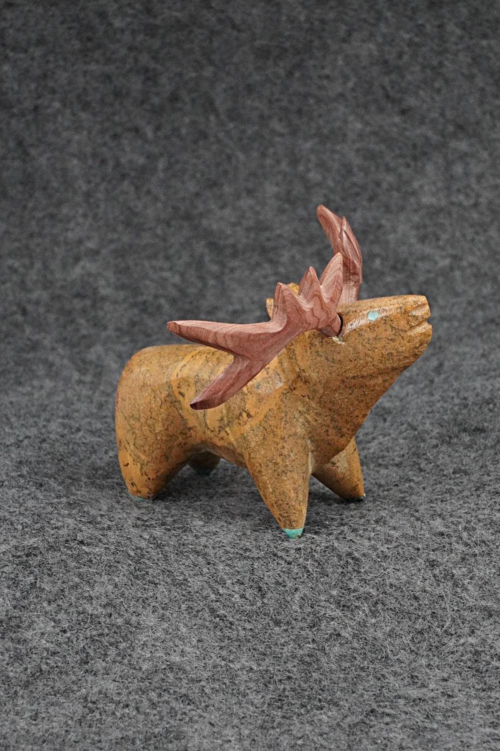 Moose Zuni Fetish Carving - Enrike Leekya