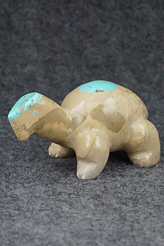 Turtle Zuni Fetish Carving - Enrike Leekya
