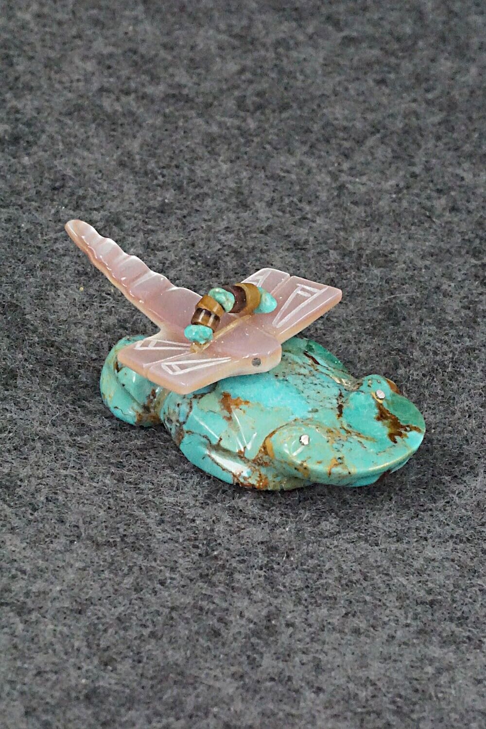 Frog with Dragonfly Zuni Fetish Carving - Daisy Rose Leonard