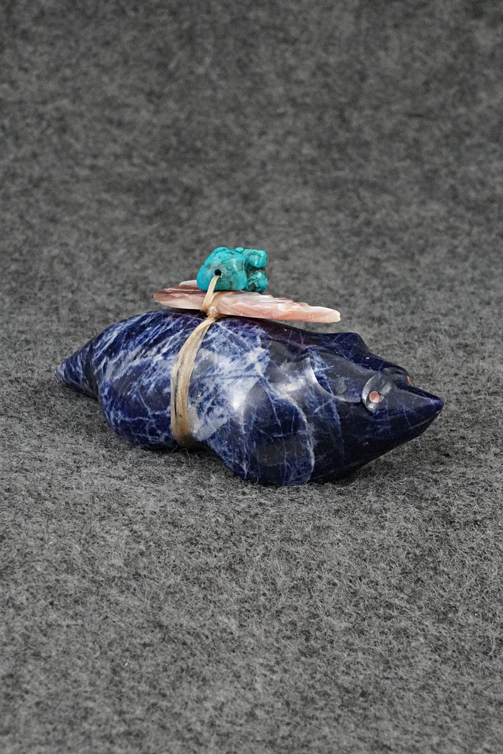 Badger Zuni Fetish Carving - Daphne Quam