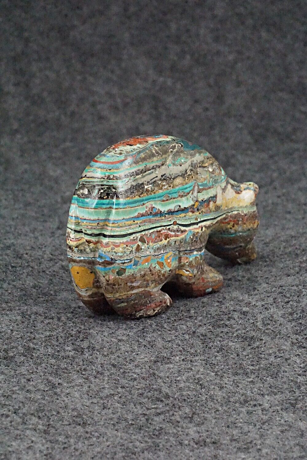 Bear Zuni Fetish Carving - Nelson Yatsatte