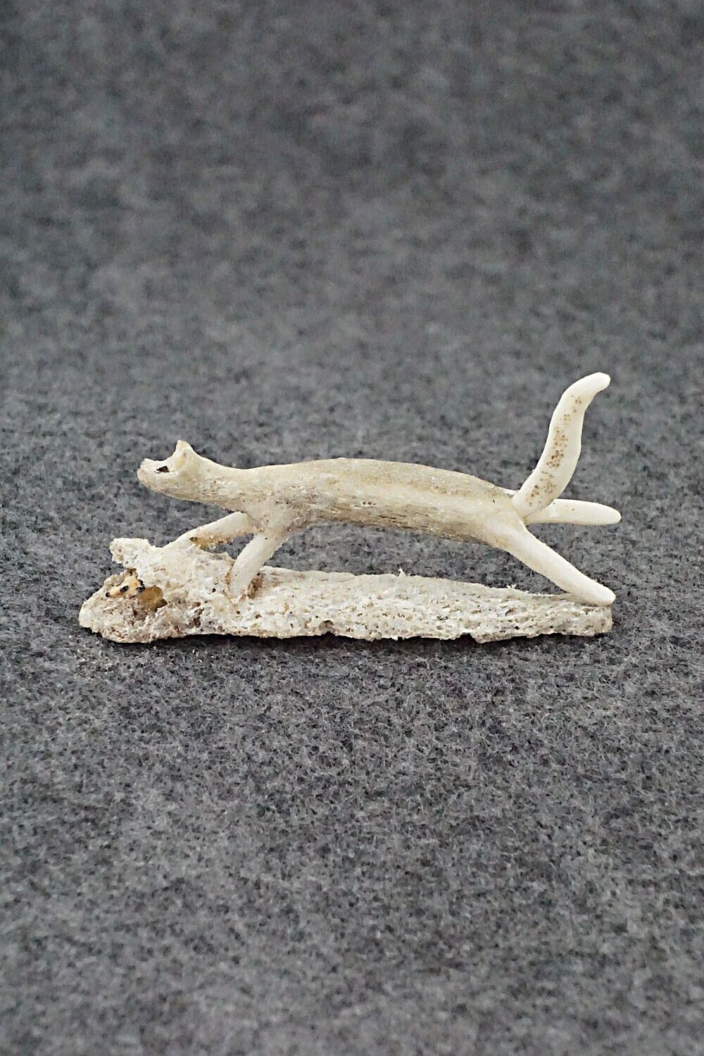 Wolf w/Mouse Zuni Fetish Carving - Ruben Najera