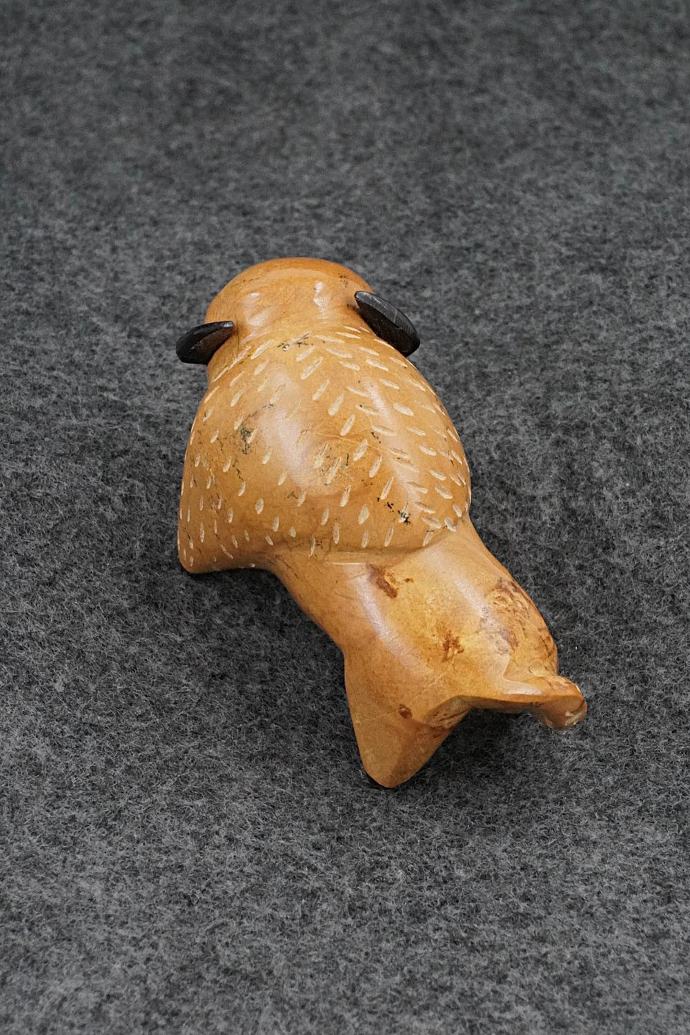 Buffalo Zuni Fetish Carving - Enrike Leekya