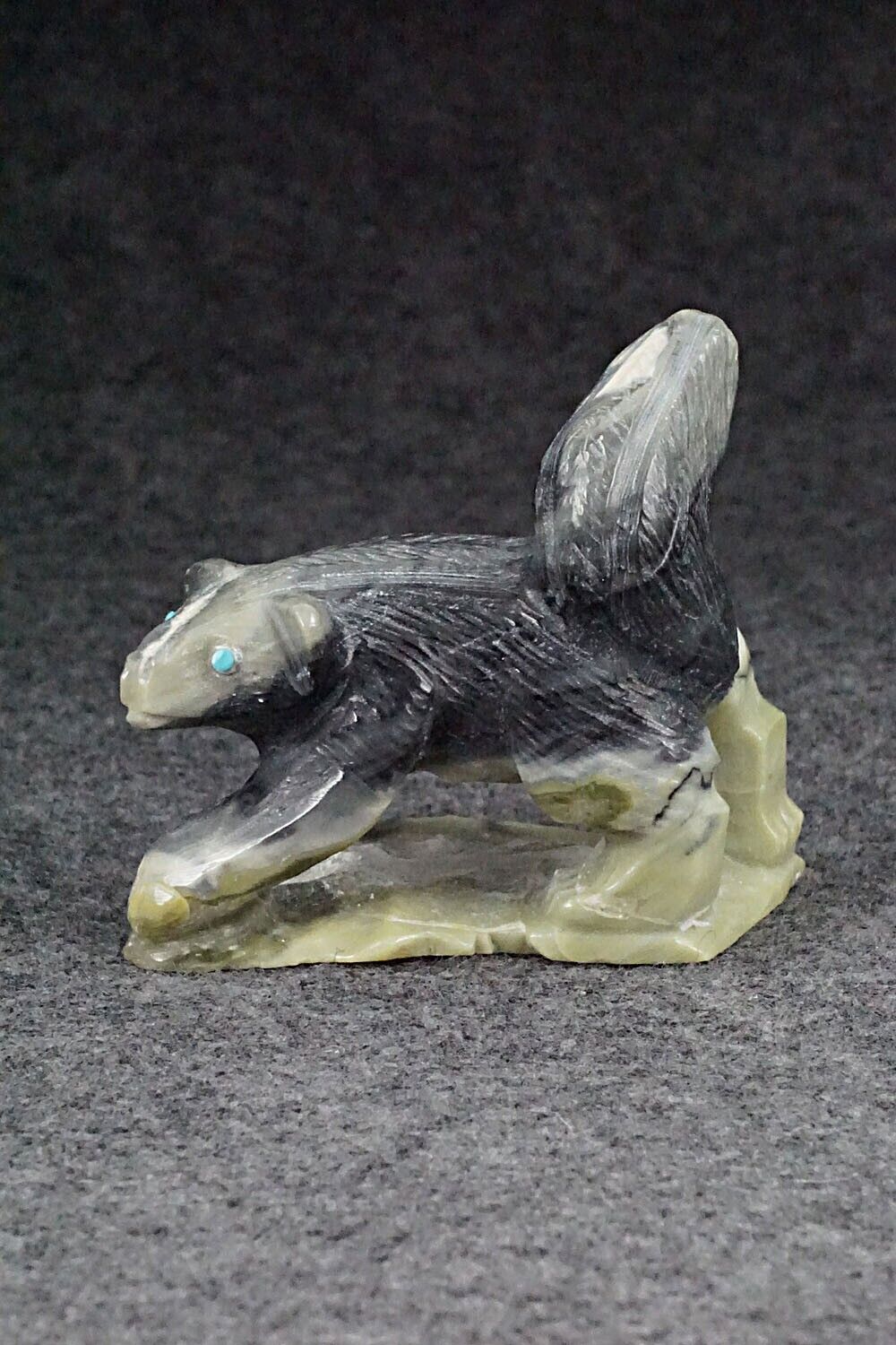 Badger Zuni Fetish Carving - Derrick Kaamasee