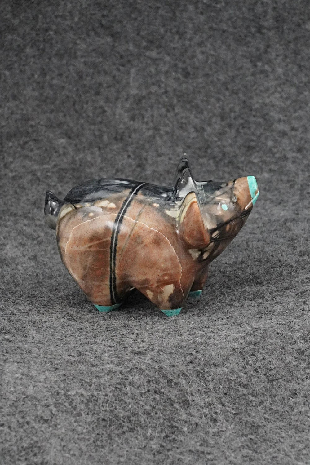 Pig Zuni Fetish Carving - Enrike Leekya