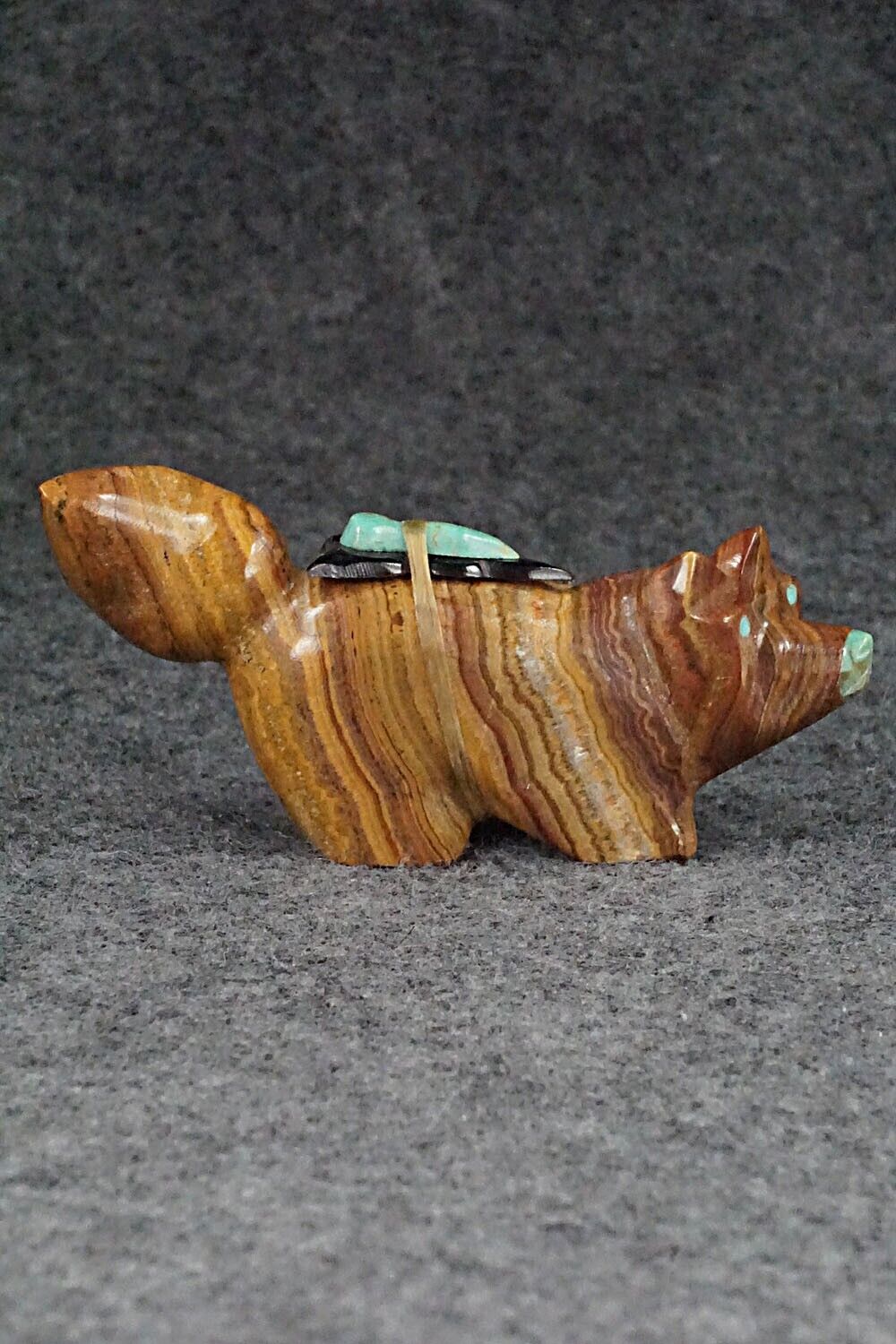 Wolf Zuni Fetish Carving - Enrike Leekya