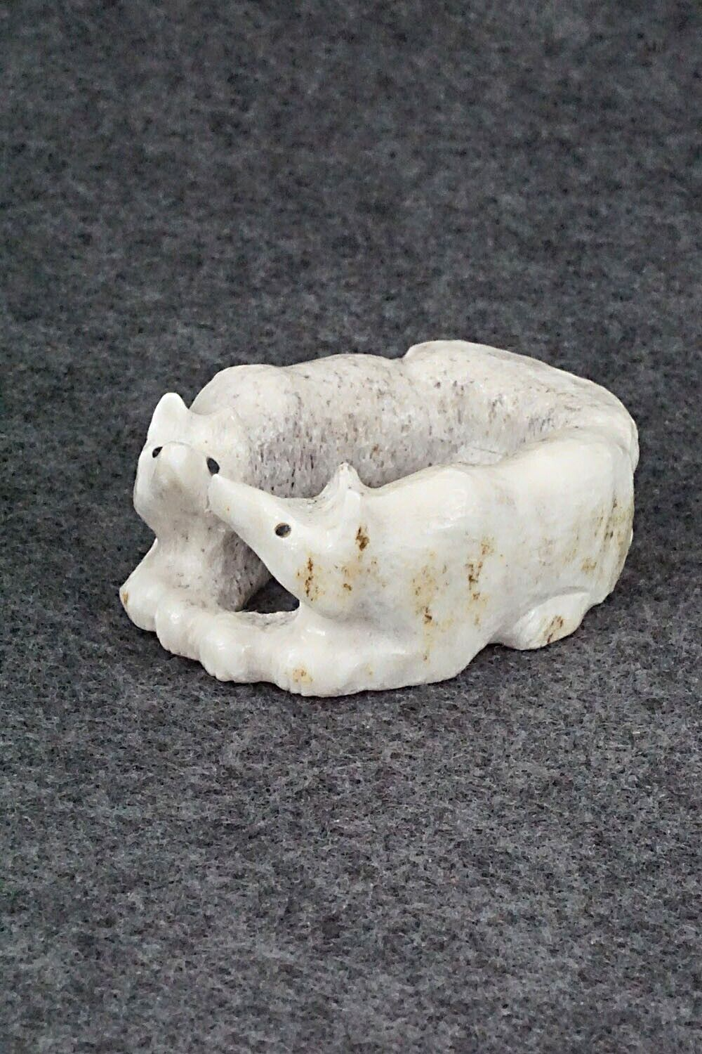 Wolves Zuni Fetish Carving - Maxx Laate