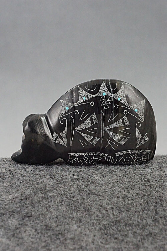 Bear Zuni Fetish Carving - Gerald Peina