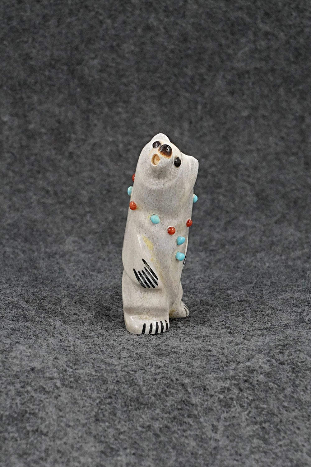 Bear Zuni Fetish Carving - Claudia Peina