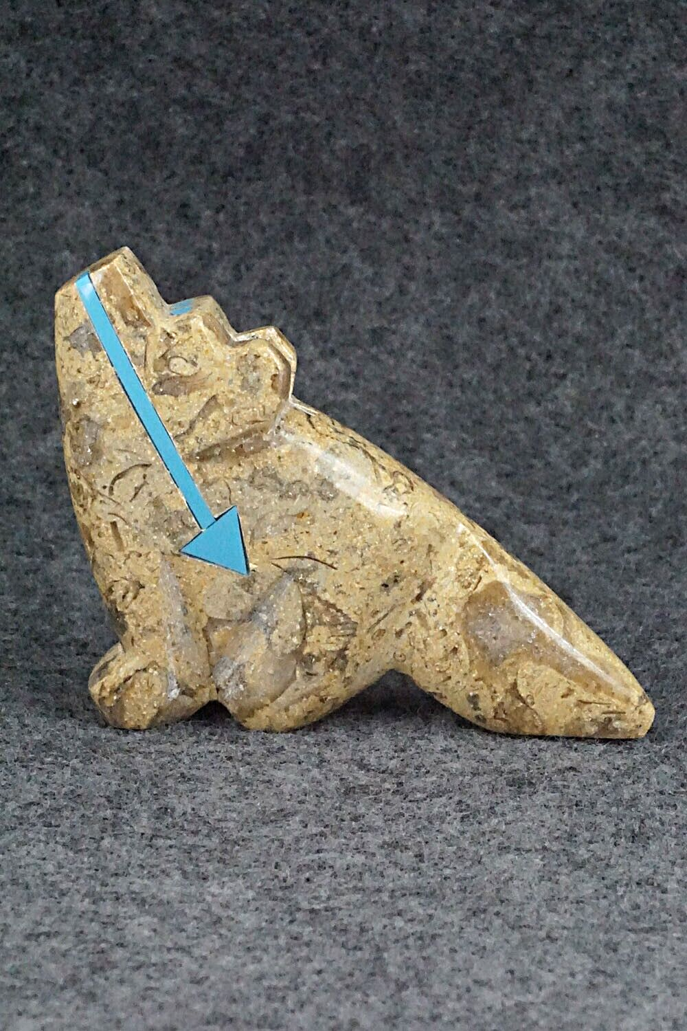 Wolf Zuni Fetish Carving - Bernard Laiwakete