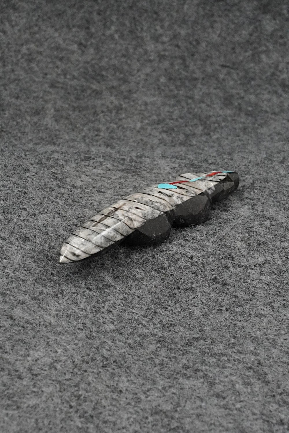 Wolf Zuni Fetish Carving - Kenric Laiwakete
