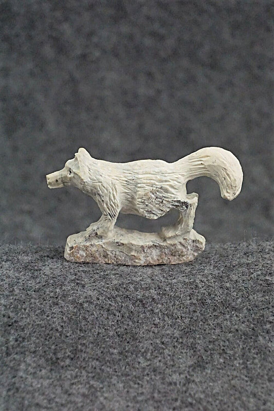 Wolf Zuni Fetish Carving - Lewis Malie