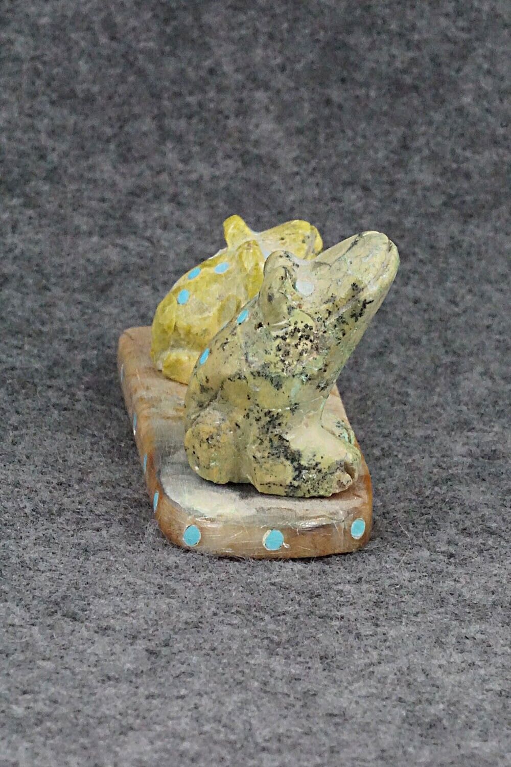 Frogs Zuni Fetish Carving - Stafford Chimoni