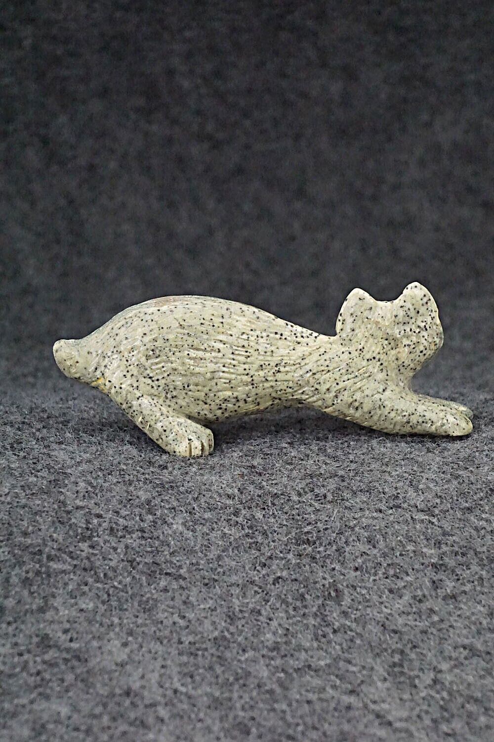 Bobcat Zuni Fetish Carving - Wilfred Cheama