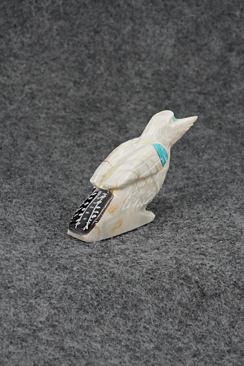 Bird Zuni Fetish Carving - Freddie Leekya