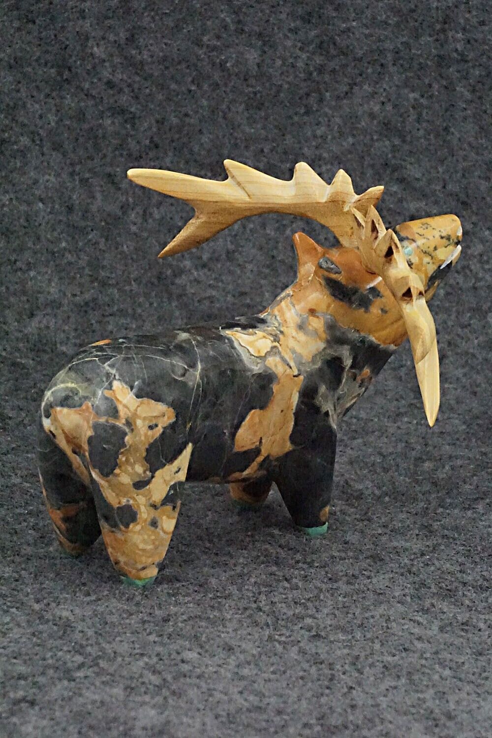 Elk Zuni Fetish Carving - Enrike Leekya