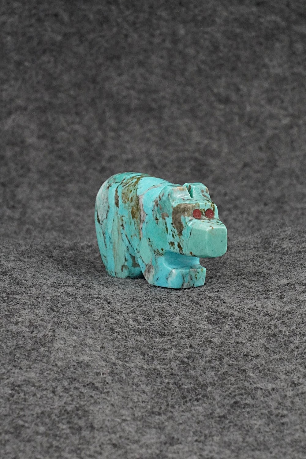 Bear Zuni Fetish Carving - Bernard Laiwakete