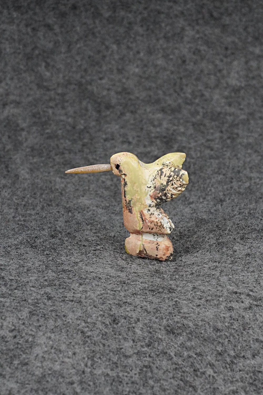 Humming Bird Zuni Fetish Carving - Justin Red Elk