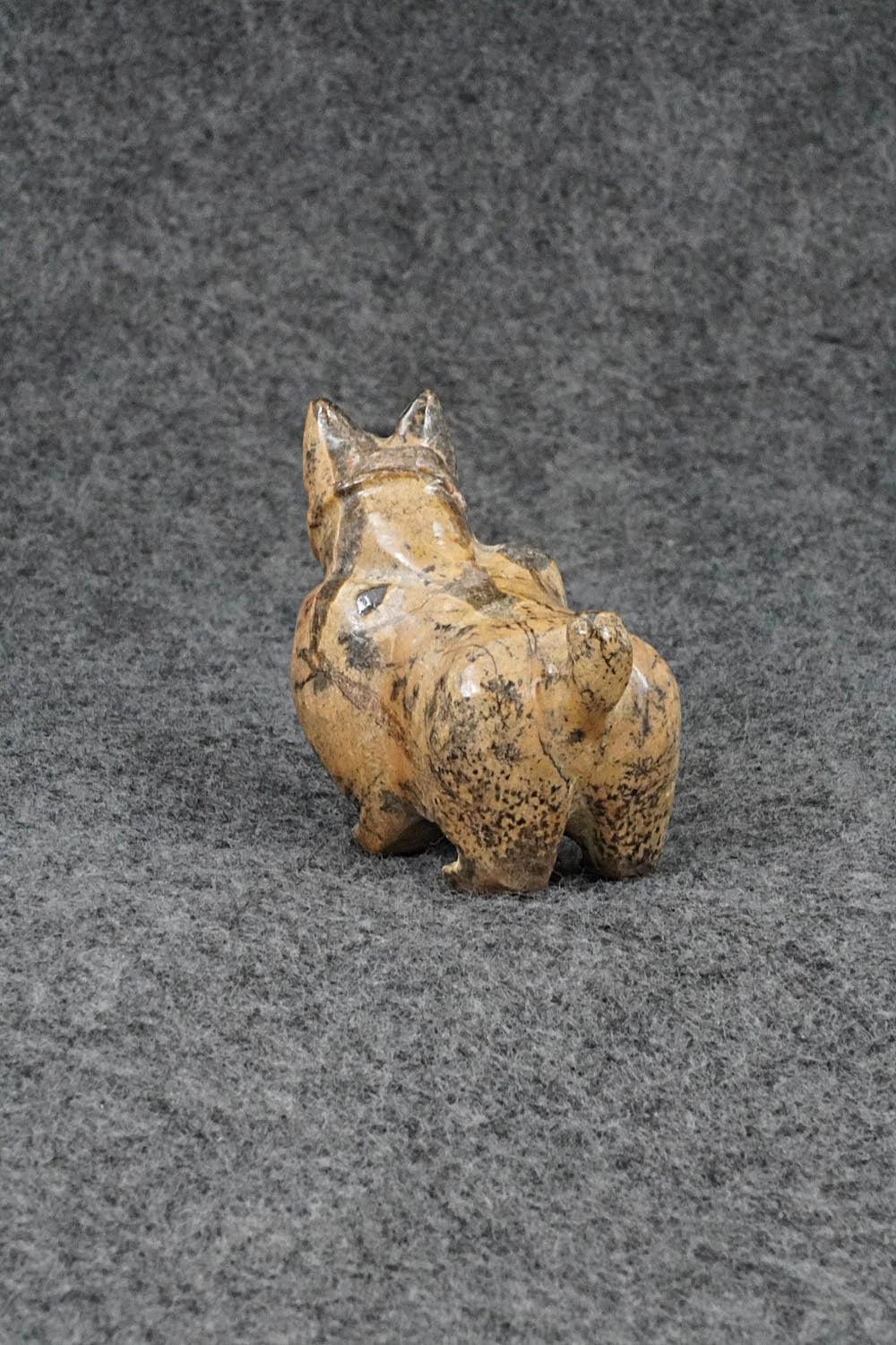 Dog Zuni Fetish Carving - Freddie Leekya