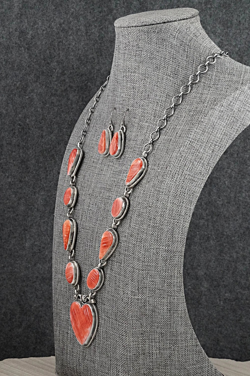 Spiny Oyster & Sterling Silver Necklace and Earrings Set - Bobby Johnson