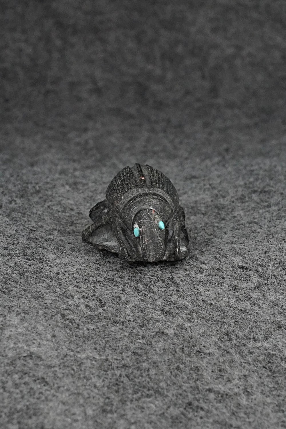 Beetle Zuni Fetish Carving - Derrick Kammasee