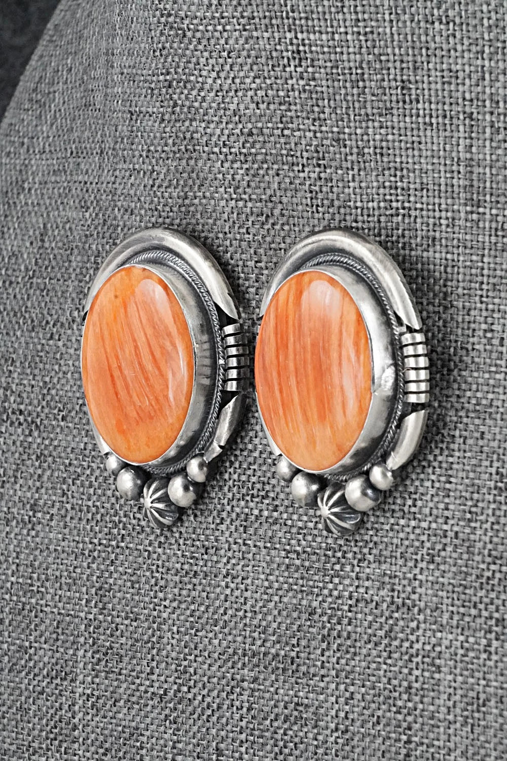 Spiny Oyster & Sterling Silver Squash Blossom Set - Paul Livingston