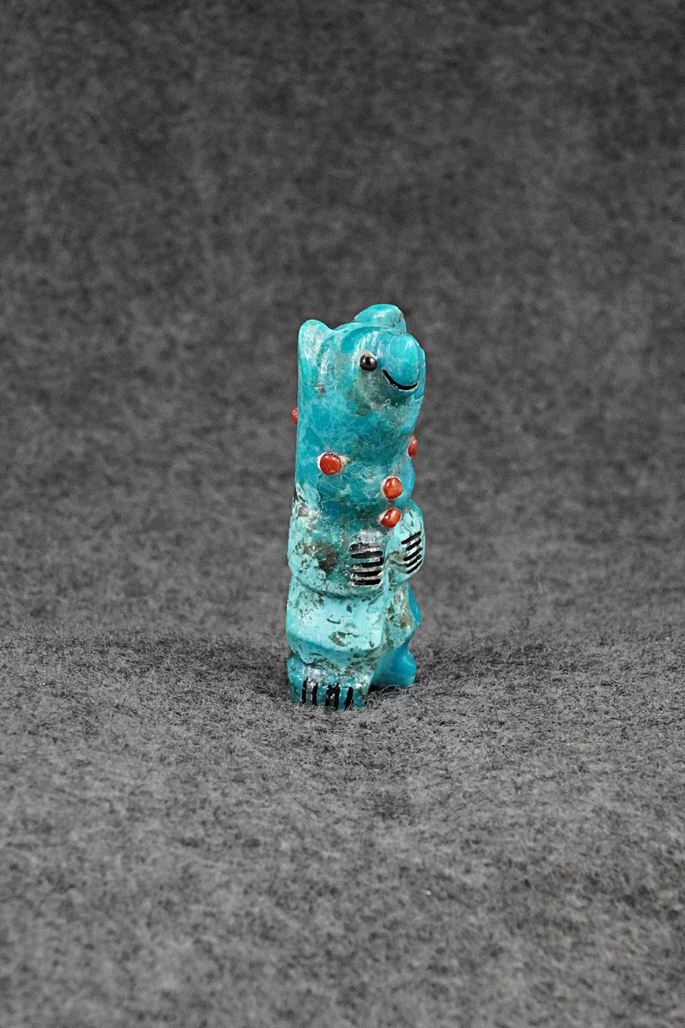 Bear Zuni Fetish Carving - Claudia Peina