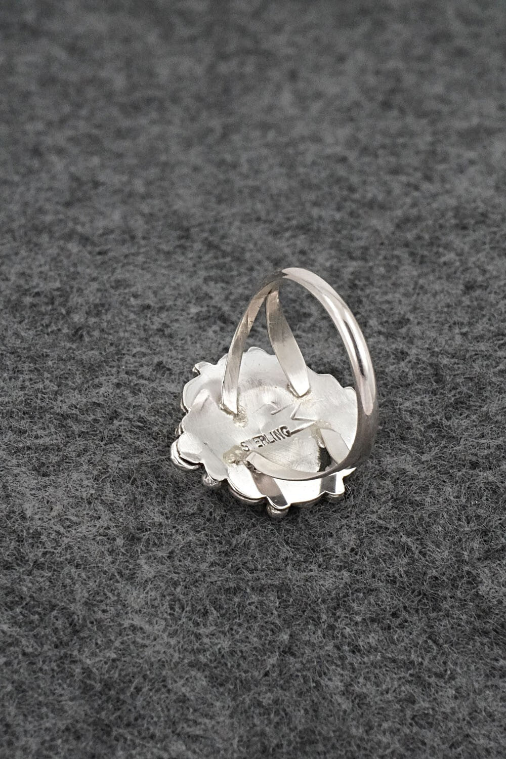 Spiny Oyster & Sterling Silver Ring - Frieda Martinez - Size 7