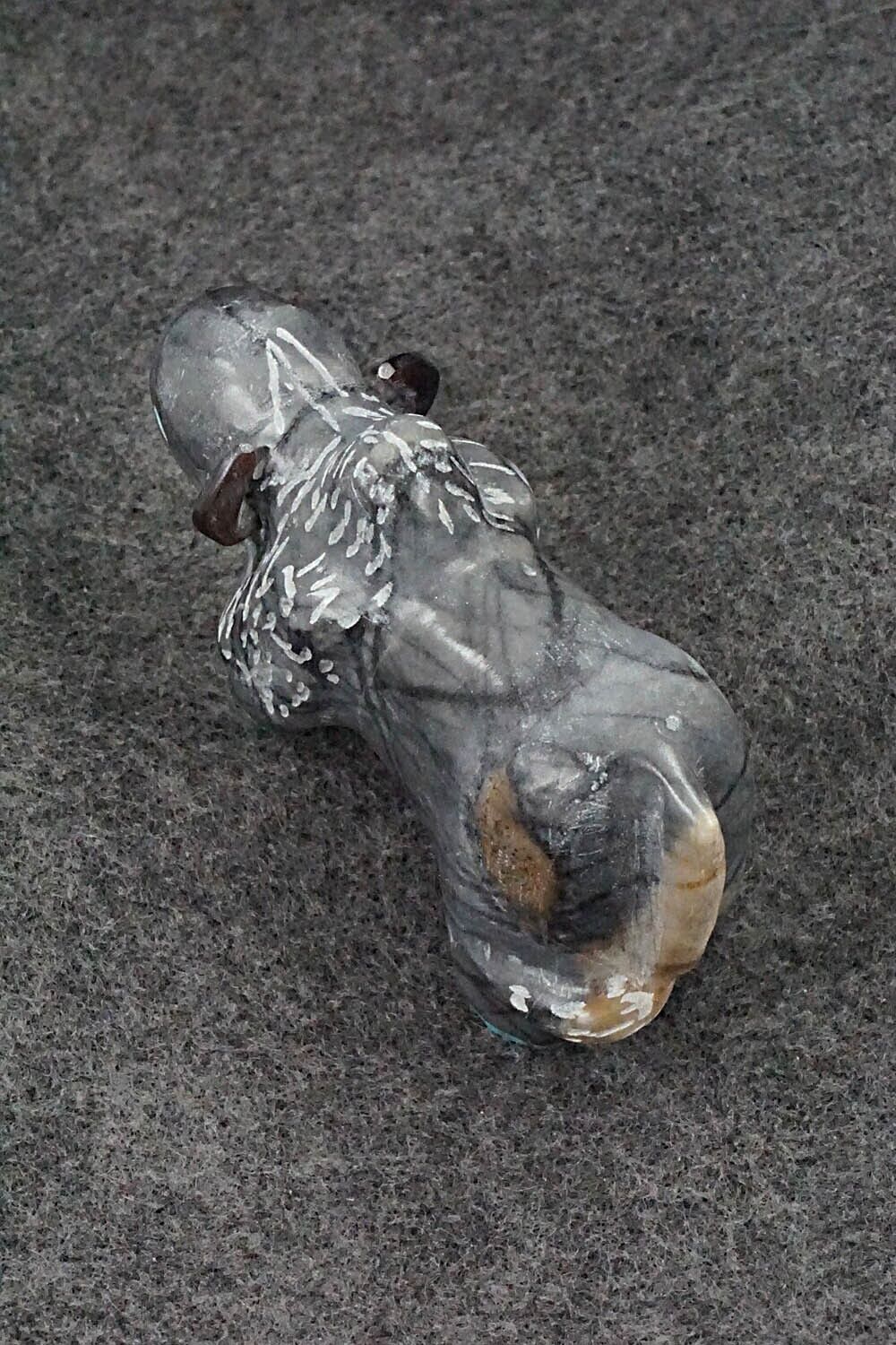 Buffalo Zuni Fetish Carving - Freddie Leekya