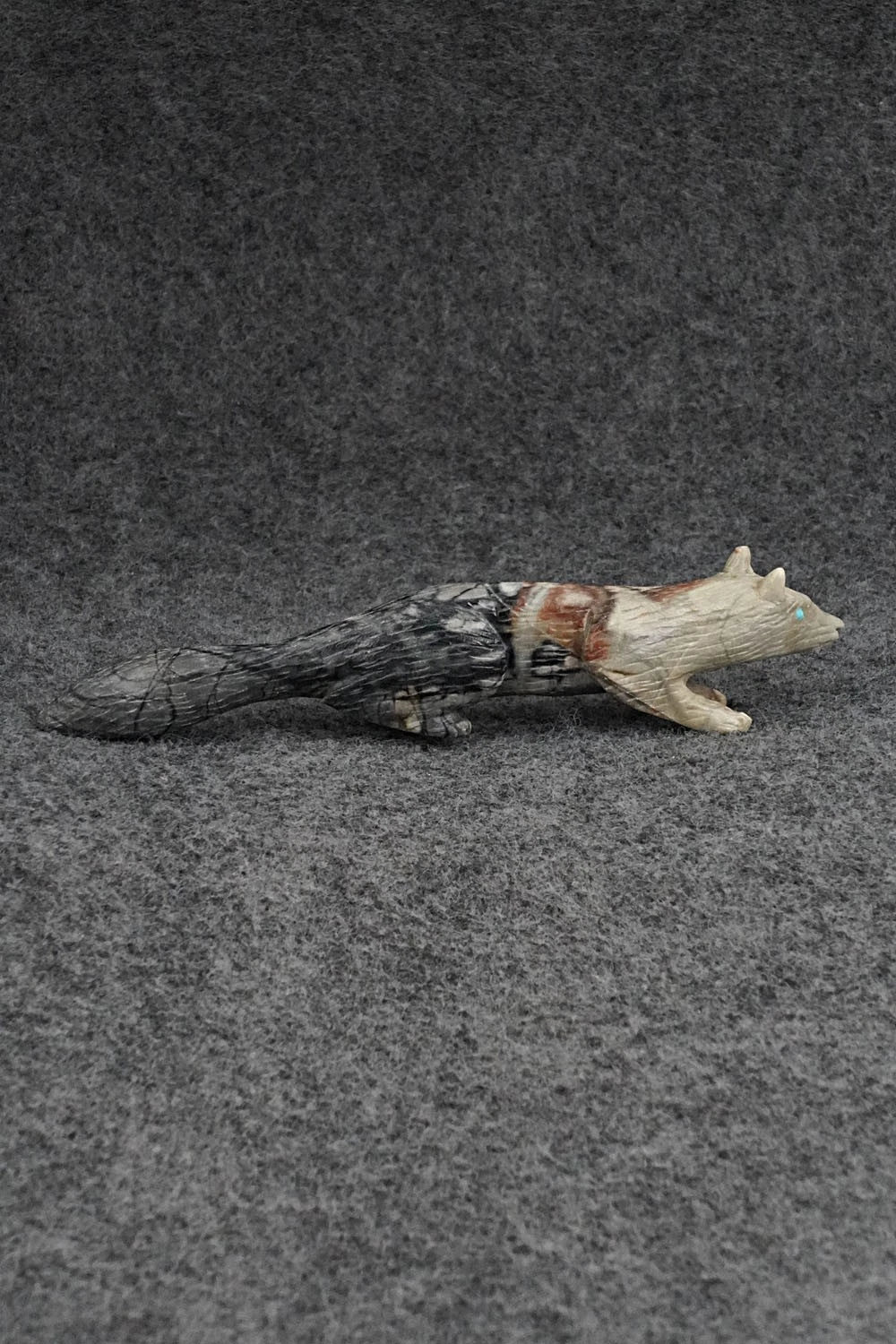 Wolf Zuni Fetish Carving - Lance Cheama