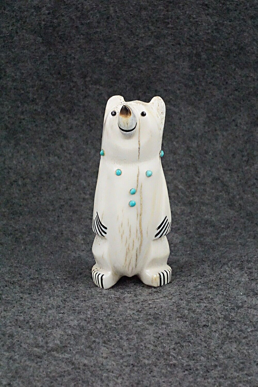 Bear Zuni Fetish Carving - Claudia Peina