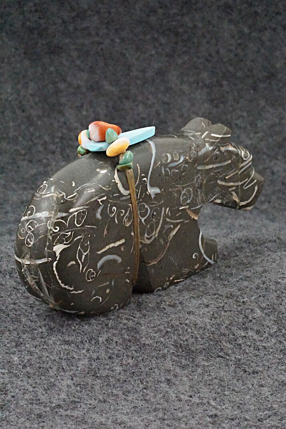 Bear Zuni Fetish Carving - Donovan Laiwakete