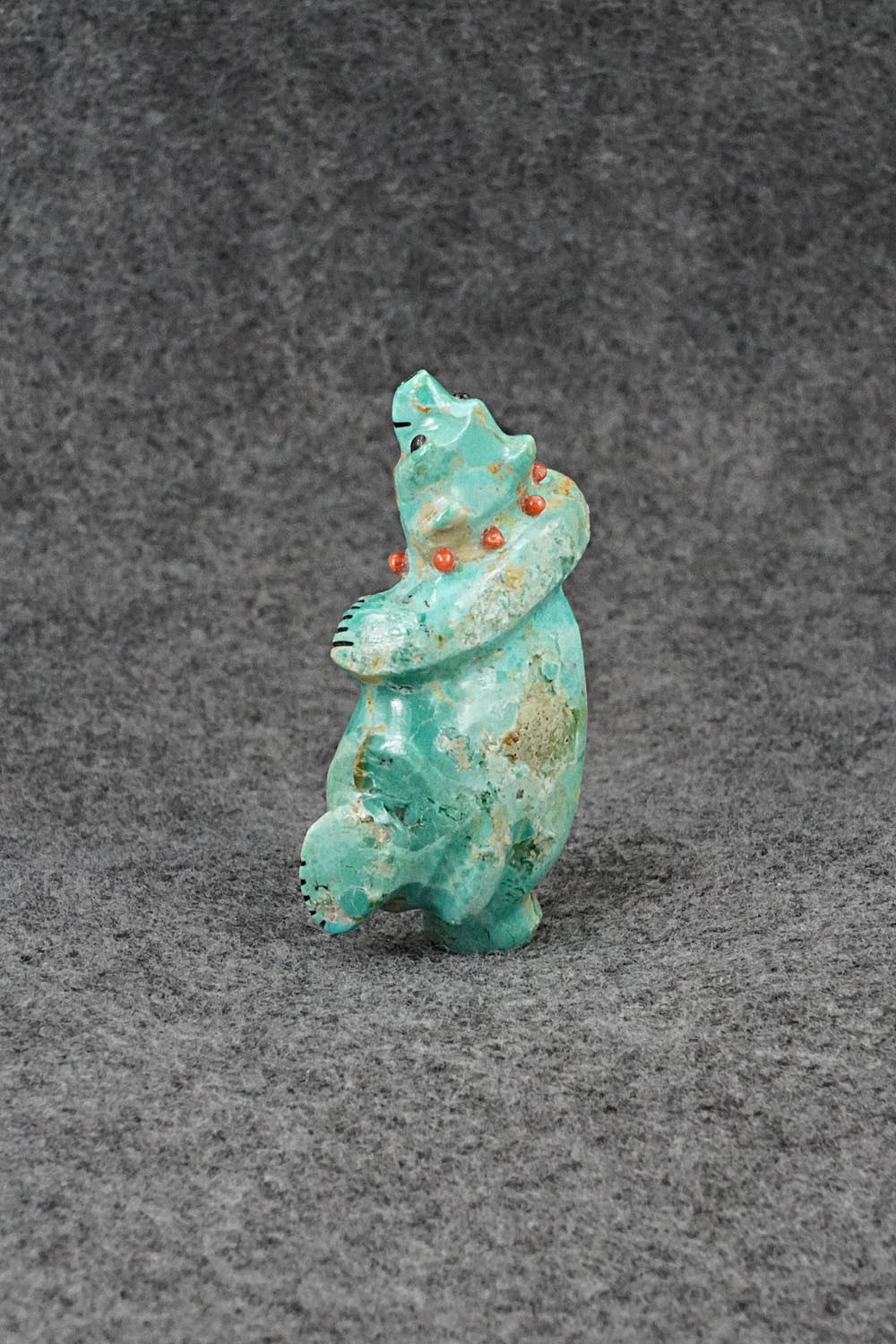 Bear Zuni Fetish Carving - Claudia Peina