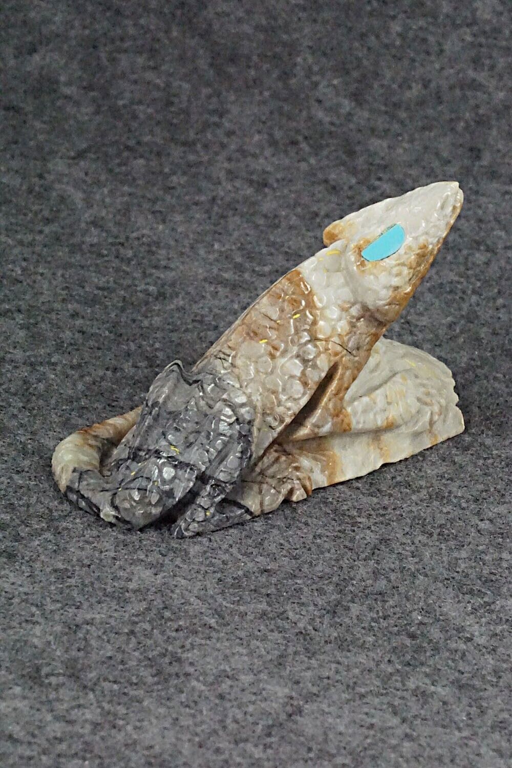 Lizard Zuni Fetish Carving - Ben Kaamasee
