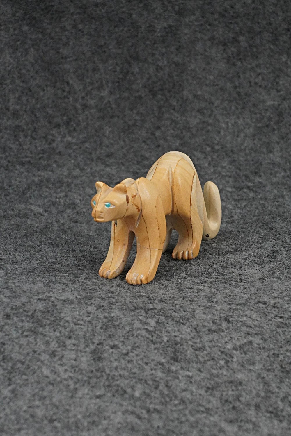 Mountain Lion Zuni Fetish Carving - Hiram Peynetsa