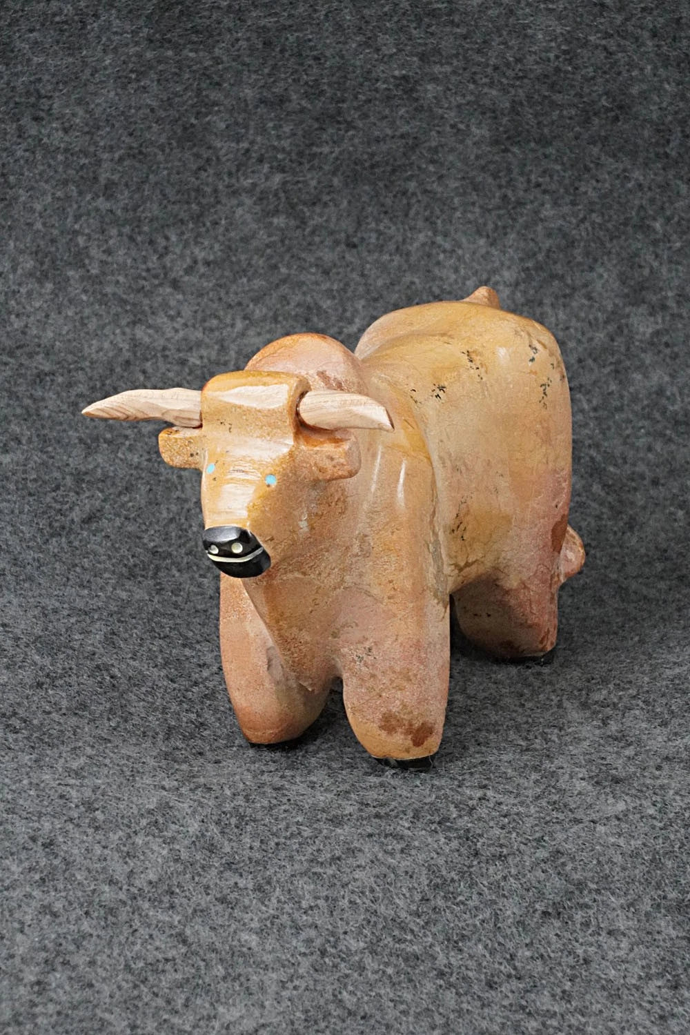 Bull Zuni Fetish Carving - Freddie Leekya