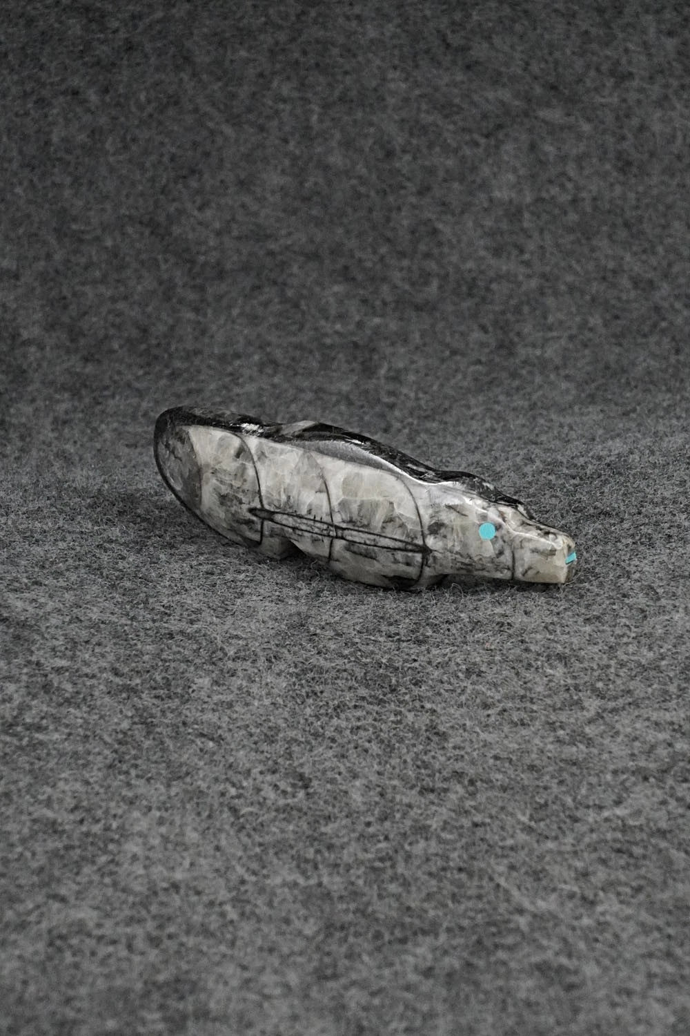 Bear Zuni Fetish Carving - Bernard Laiwakete