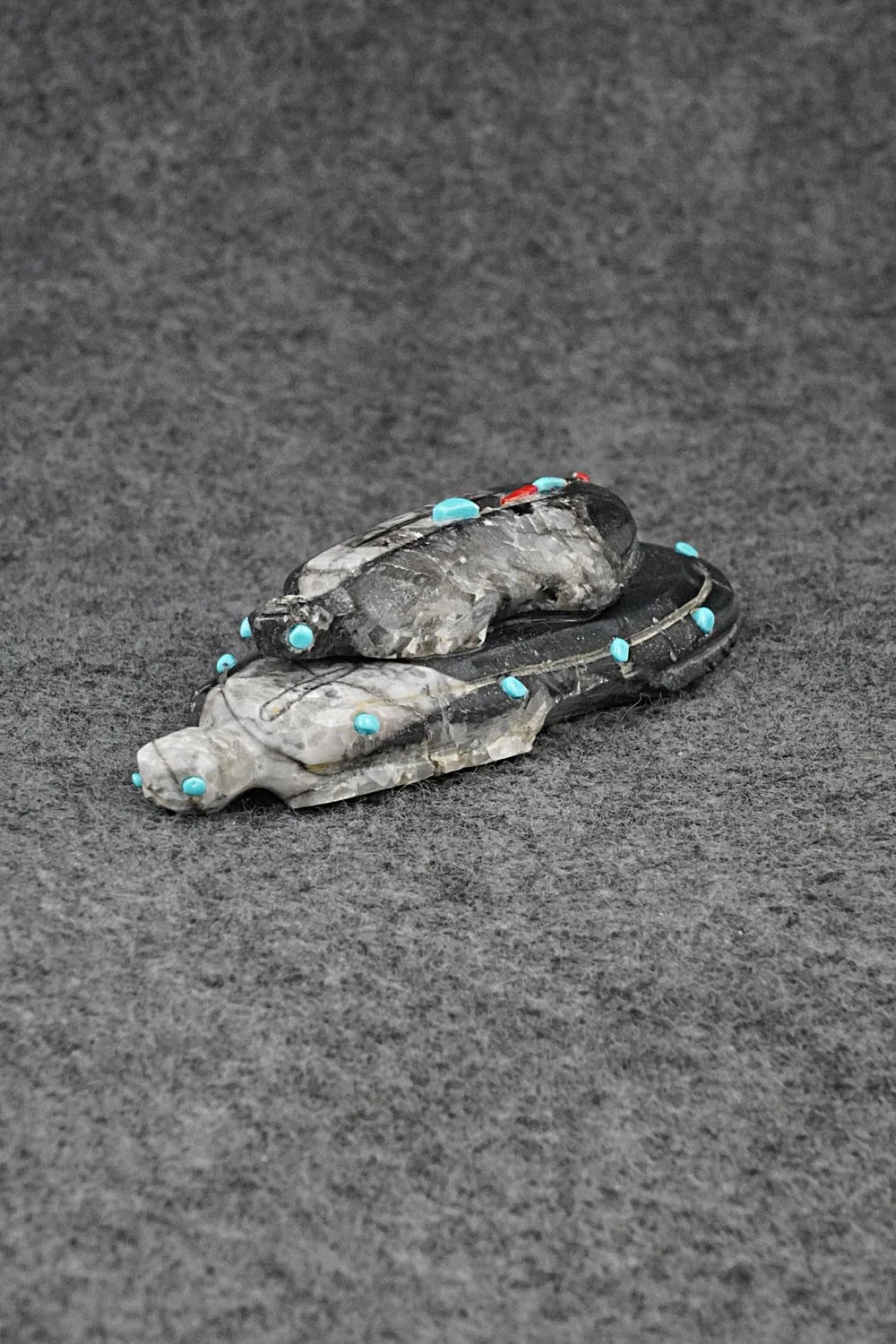 Turtles Zuni Fetish Carving - Danette Laate
