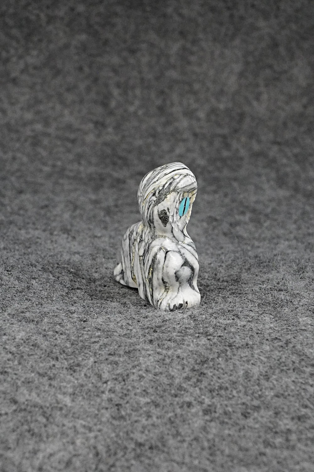 Owl Zuni Fetish Carving - Andres Jernention