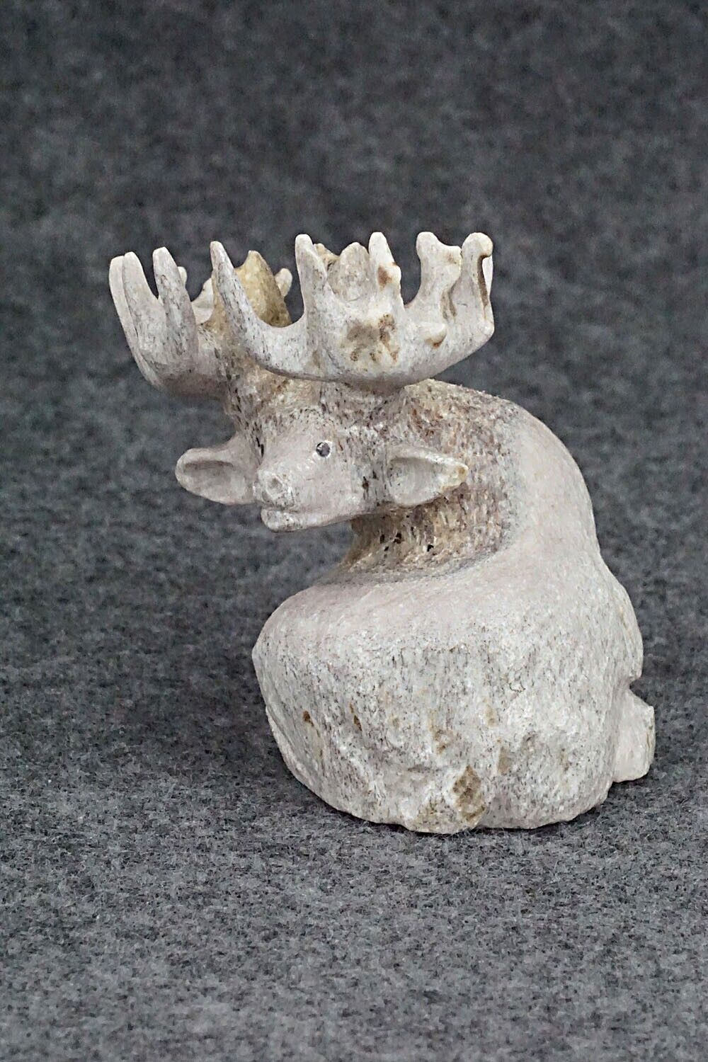 Deer Zuni Fetish Carving - Maxx Laate
